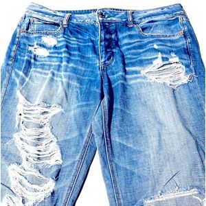 AMERICAN EAGLE | Tomgirl Straight Leg Distressed Jeans